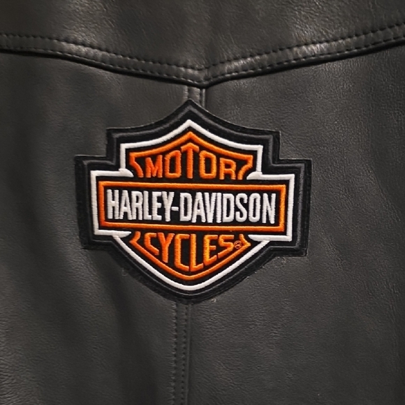 Men/women's Black Leather Adjustible Side Motorcycle Vest with Harley Patches - Picture 10 of 10